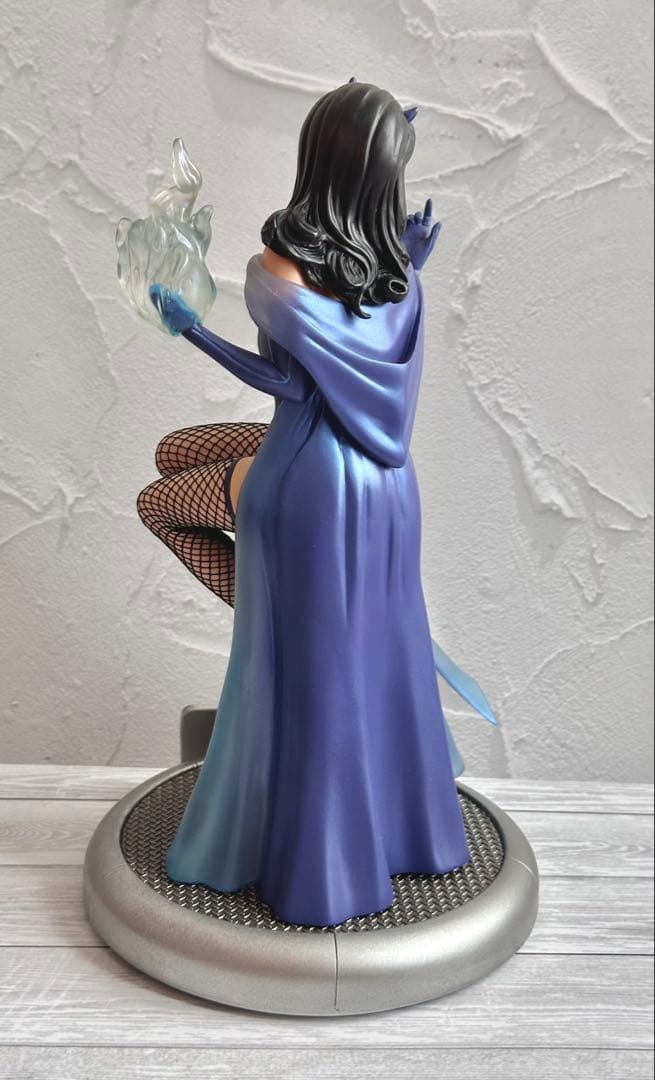 レイヴン　ボムシェルズ　スタチュー