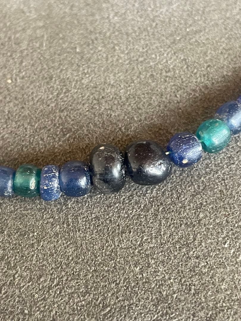 古墳時代　瑠璃玉首飾り　装飾品　出土品