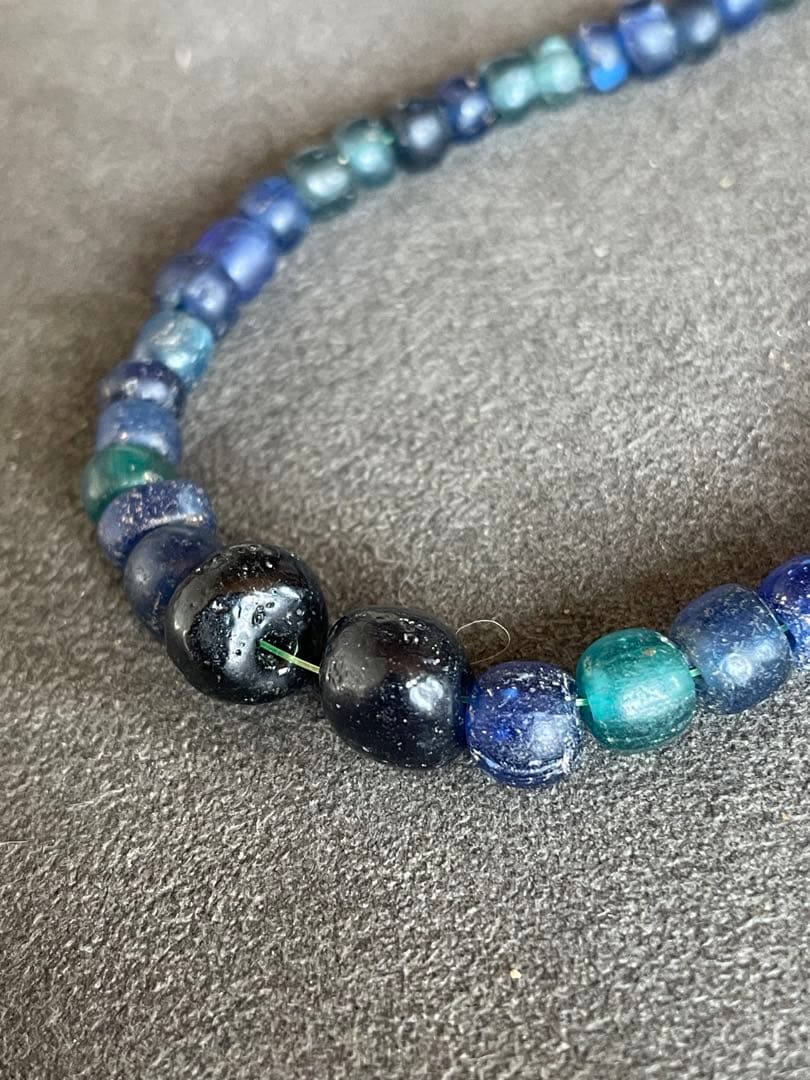 古墳時代　瑠璃玉首飾り　装飾品　出土品