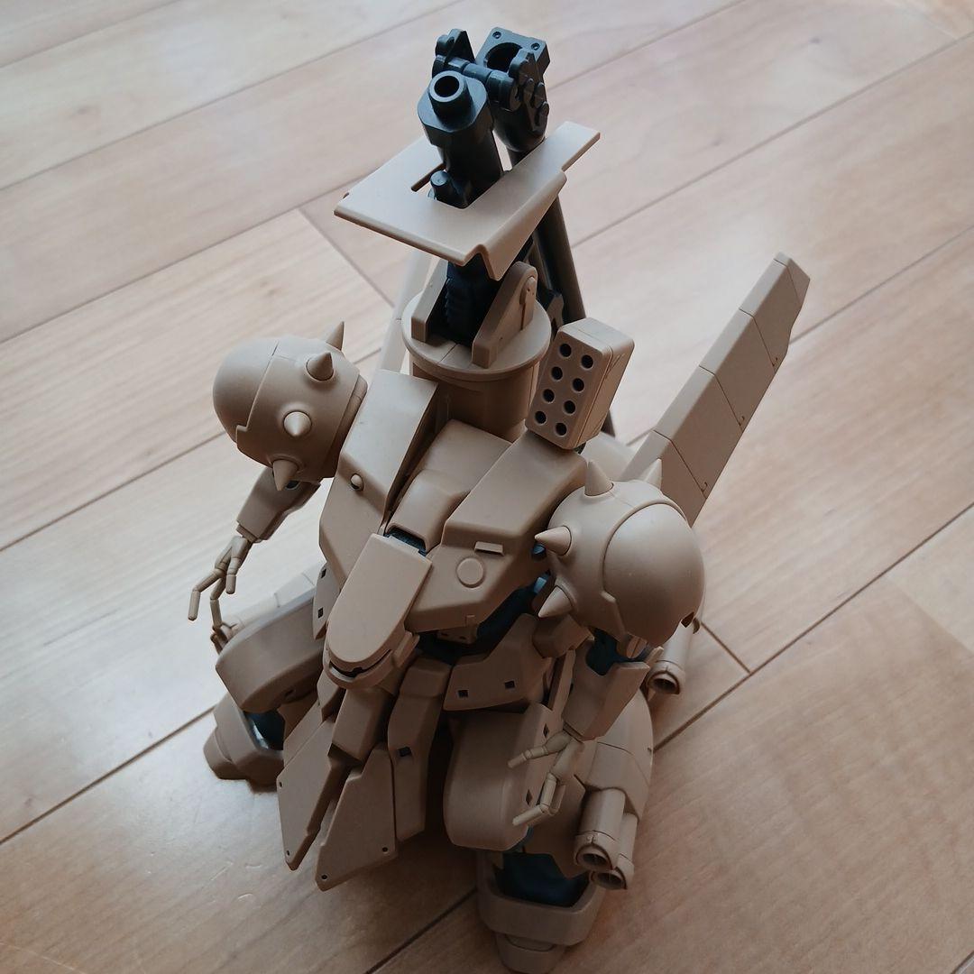 ロボット魂　ザメル　ロボットフィギュア ベージュ スパイク付き