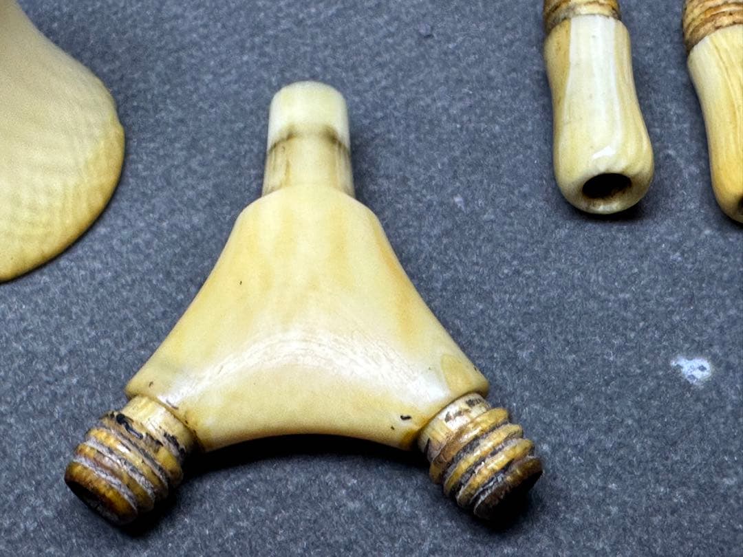 極上　戦前　聴診器　根付　天然素材　アンティーク　骨董　飾り物　細密細工　彫刻