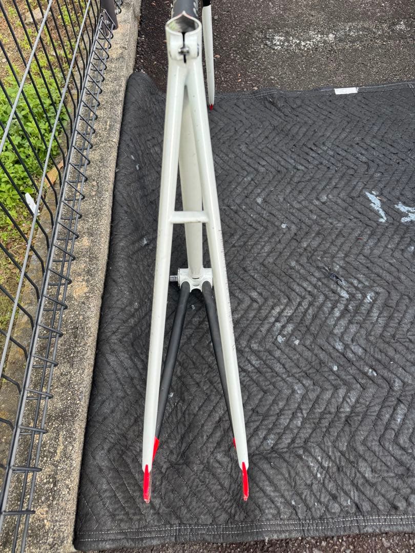 MARINO ピストフレーム 黒白赤