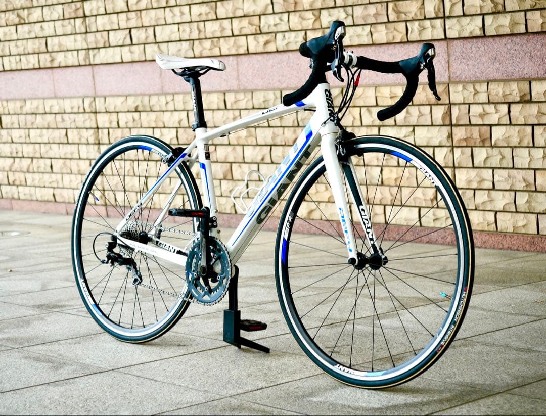 Giant アルミロードバイク DEFY0 シマノ105 10速