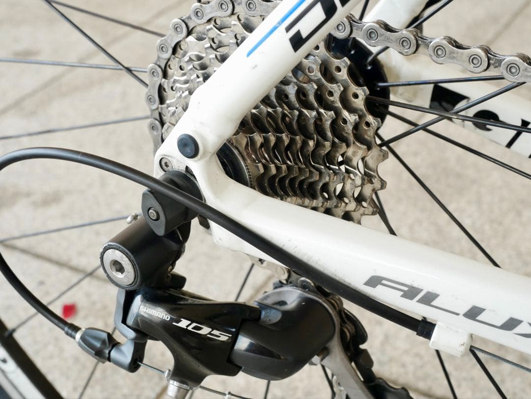 Giant アルミロードバイク DEFY0 シマノ105 10速