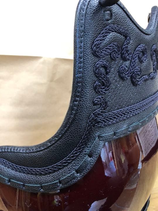 ☆剣道　紅溜胴　新品未使用　 Sサイズ　濃紺飾り糸☆