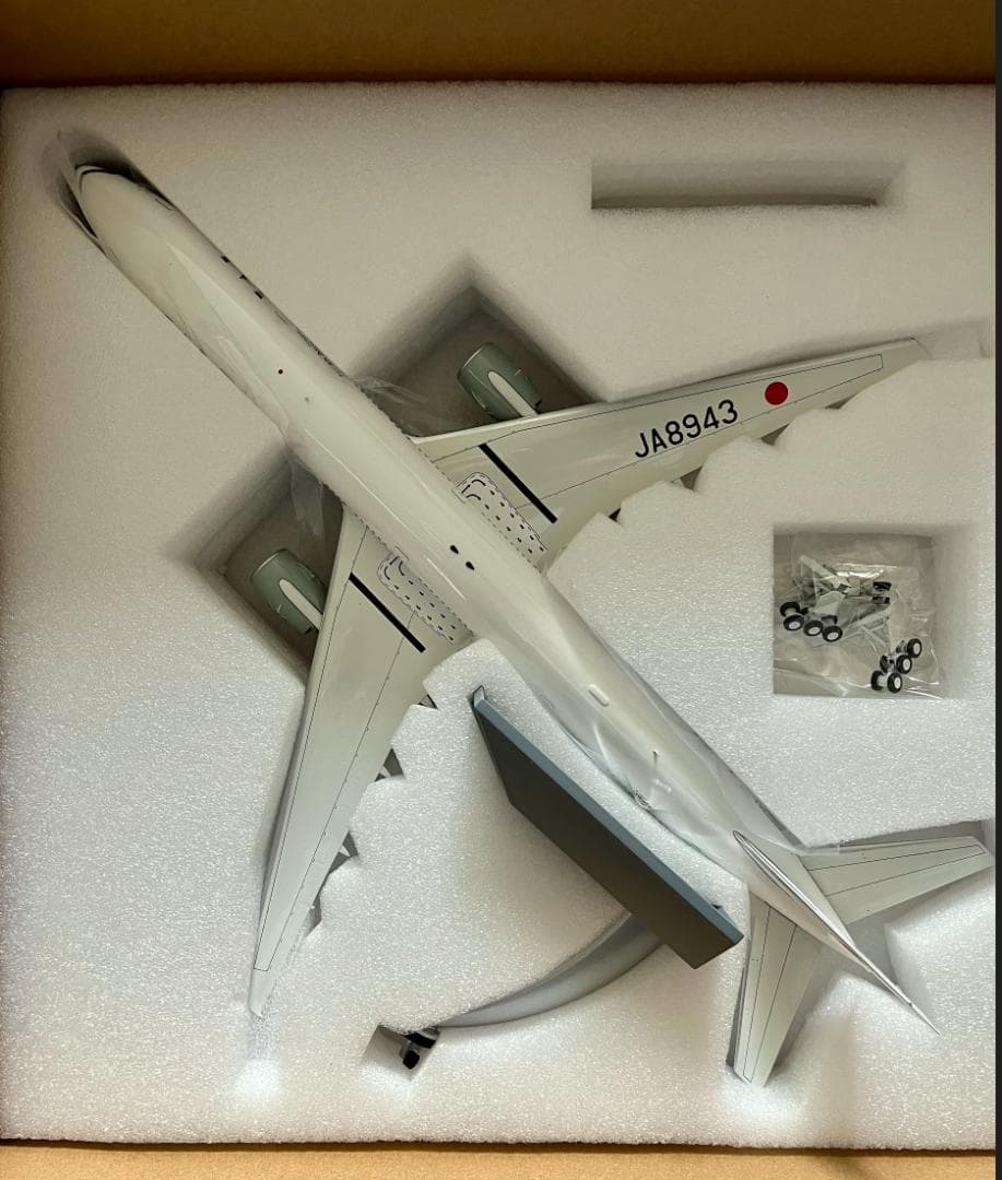 【新品・即納】JAL JA8943 B777-300 1/200