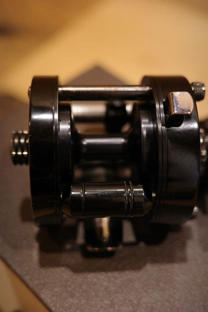 ブライトリバー　FS-49A full black ベイトリール