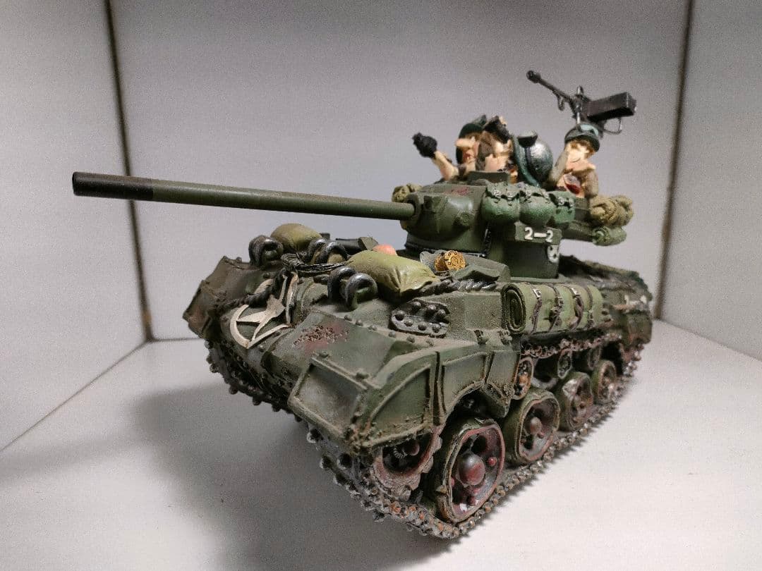 戦車　陶器　デフォルメ