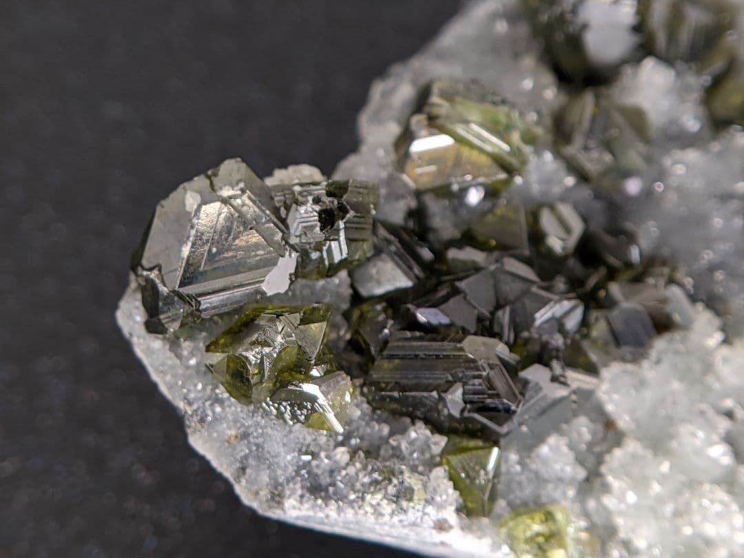 スファレライト ③ 純閃亜鉛鉱 ブルガリア産 鉱物標本