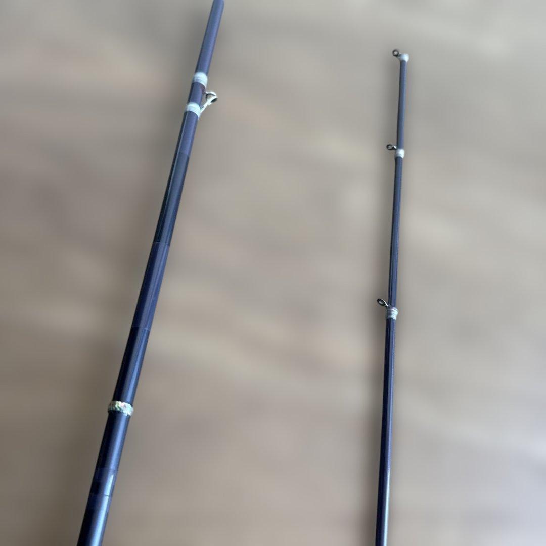 ヘラ竿をヘチ竿に改良した竿となります。　先端にトルザイトガイドを使用しています。