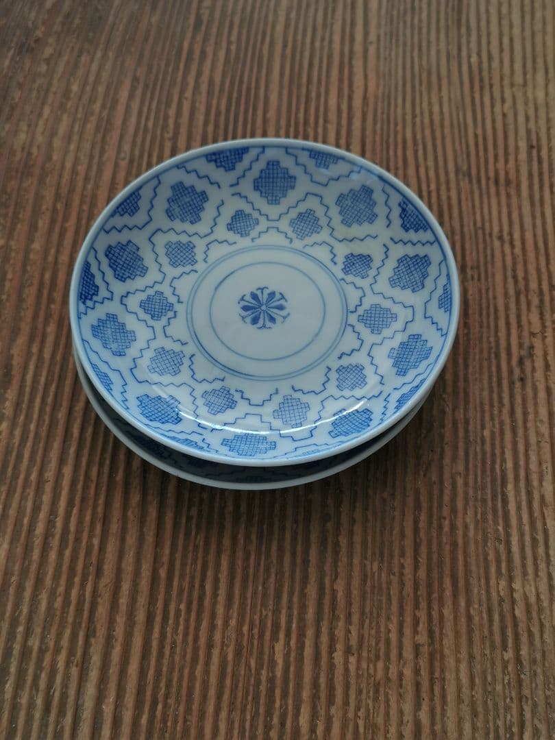 白磁青花 青絵 ダミエ線描 変わり市松花紋 汕頭レース風 ≒13㎝2枚組 骨董市