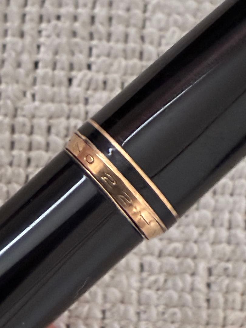 ◾️MONT BLANC モンブラン◾️黒 万年筆 No. 22◾️黒色／金色◾️