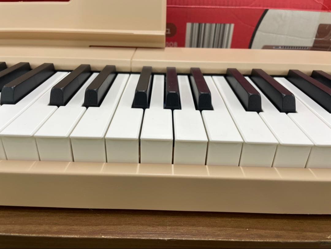 電子ピアノ　88鍵盤　充電タイプ　スリム軽量 オークベージュ