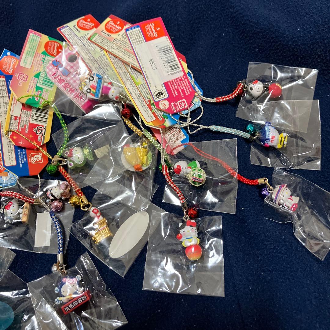 サンリオグッズまとめ売りご当地キティ根付ストラップファスナーマスコットなど