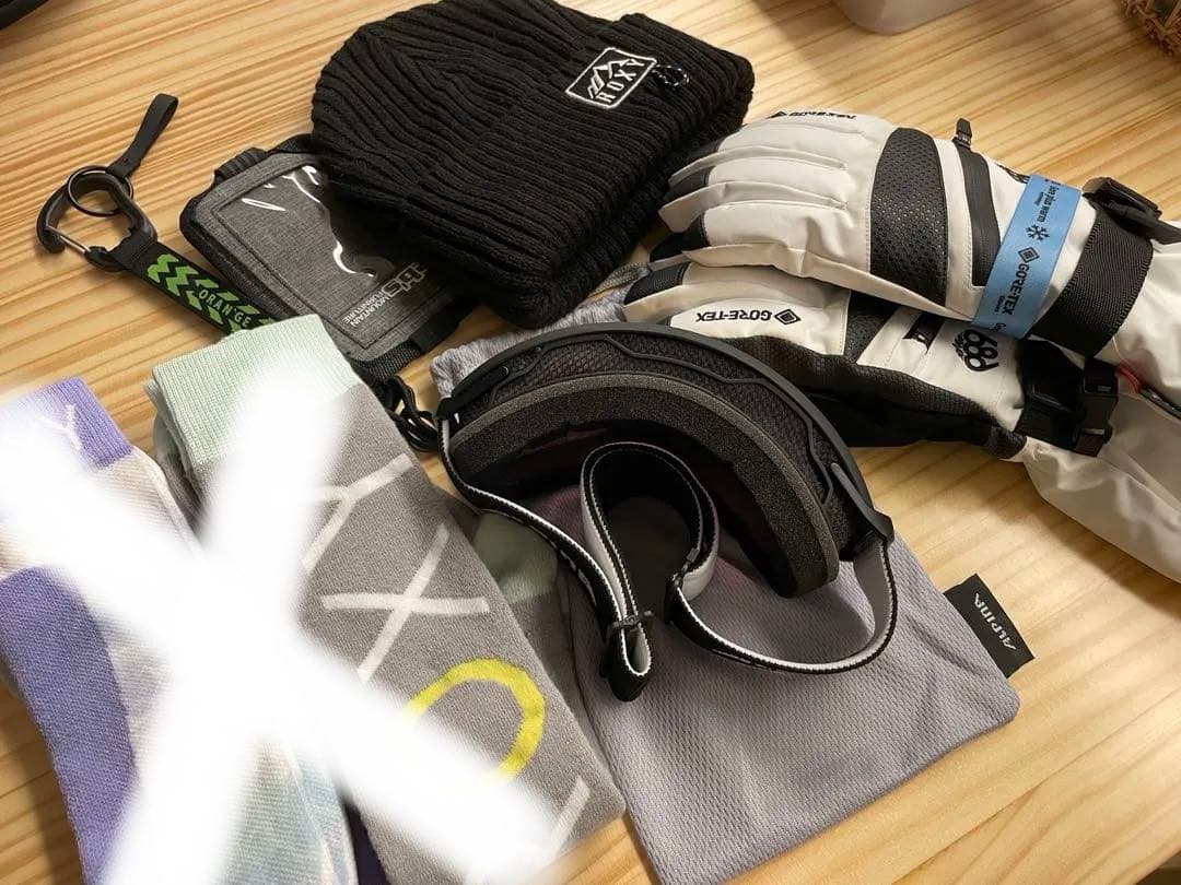 スキー　ゴーグル　グローブ　ニット帽　ホルダー　リーシュコード