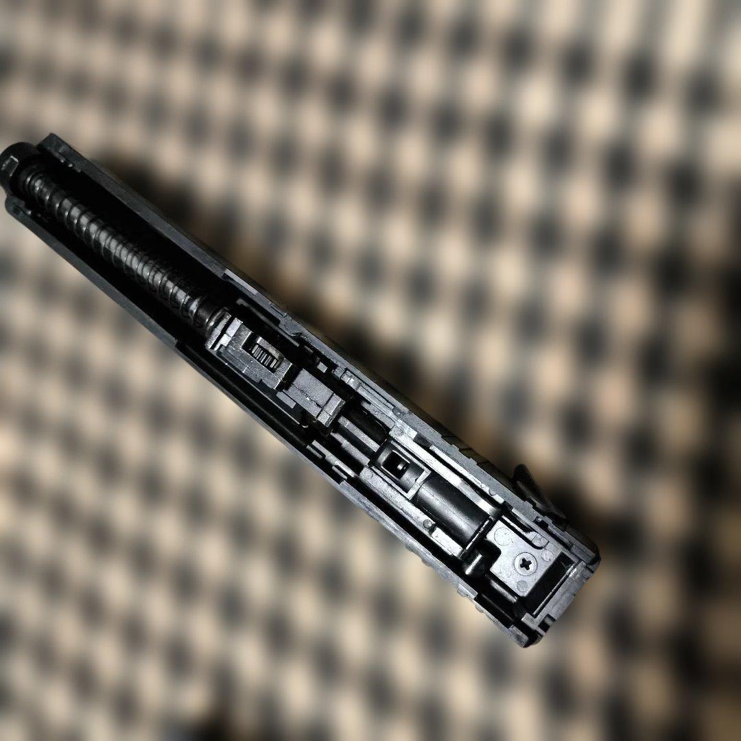 1 東京マルイ製　グロック18C　ガスブローバック　予備マグ　ホルスターセット