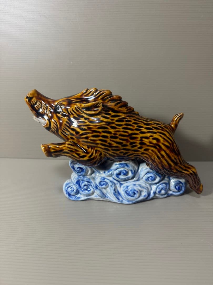 2089 九谷焼　イノシシ　置物