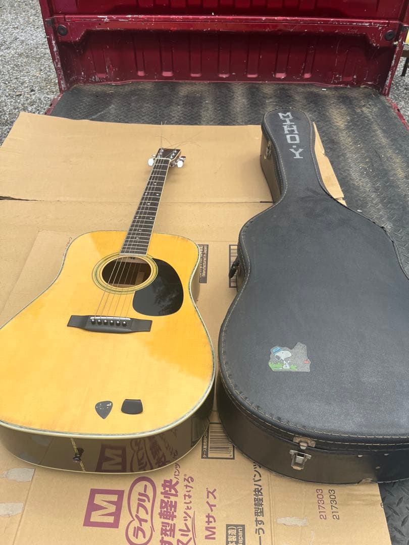 アコースティックギター ハードケース付き