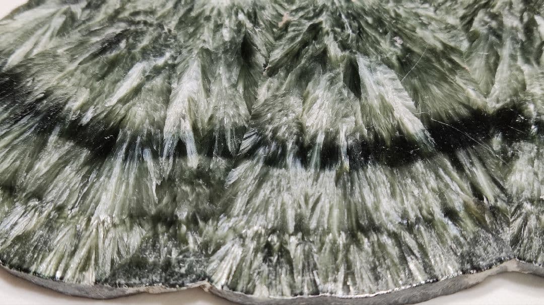 パワーストーン　天然石　セラフィナイト　斜緑泥石　プレート　225g　N.398