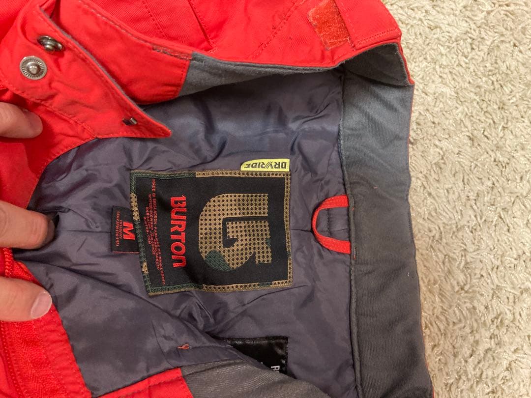 Burton キッズスノーボードウェア上下セット　赤 迷彩柄　M