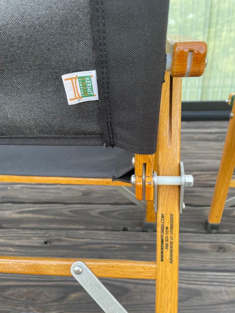 カーミットチェア ブラック NOVITA付属