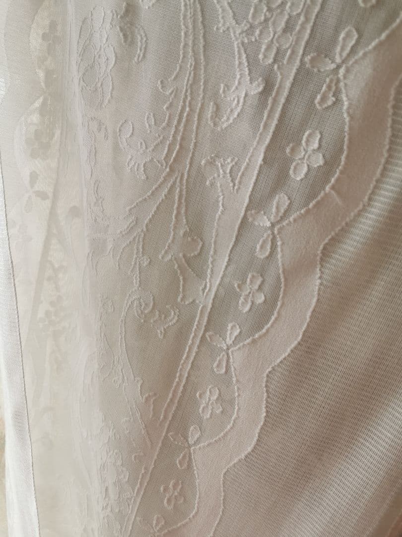 アンティーク マドラスレース アールヌーヴォーの花紋 細長いカーテンパネルクロス