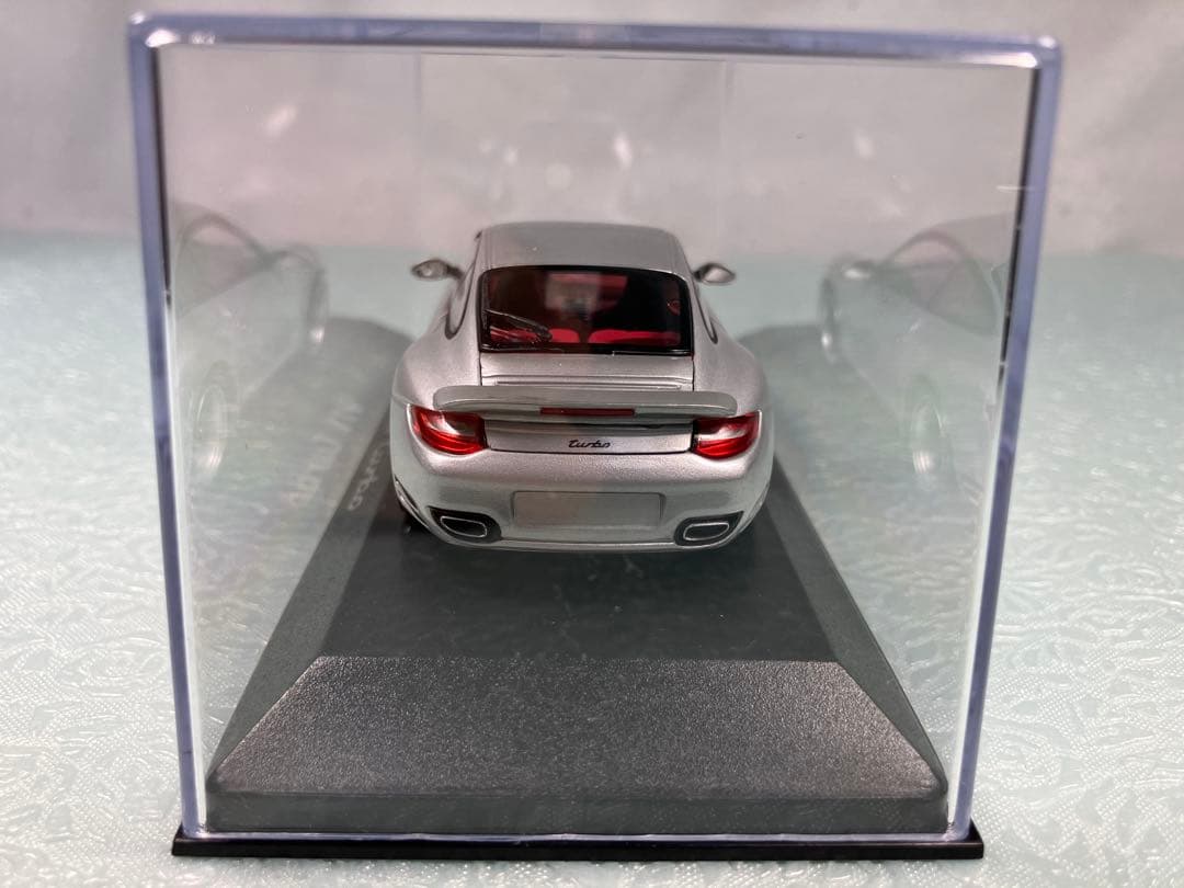 ディーラー特注ミニチャンプス　ポルシェ 911 turbo 991型2013年