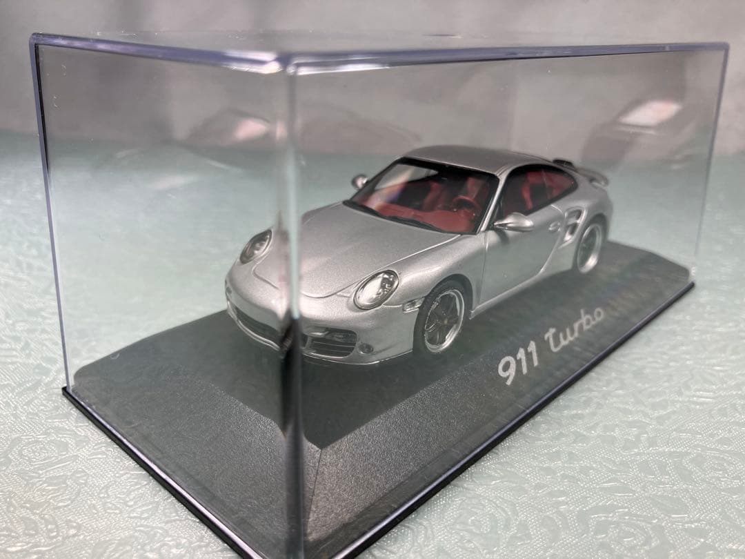 ディーラー特注ミニチャンプス　ポルシェ 911 turbo 991型2013年