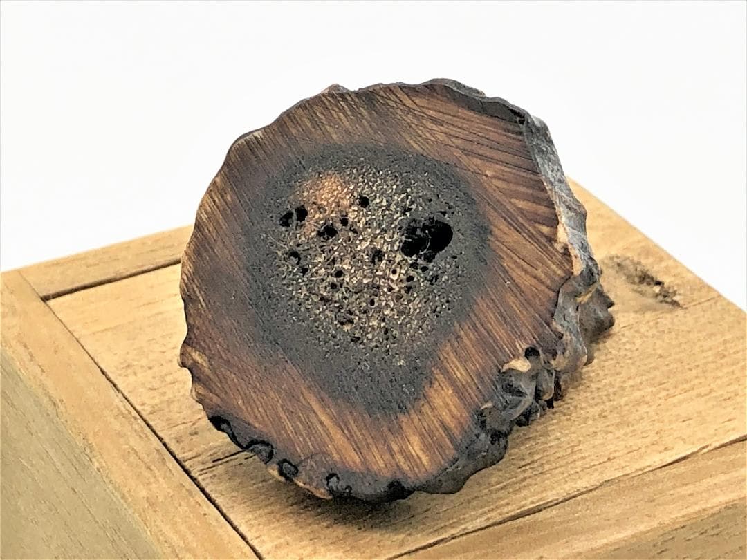 【 鹿角造 厨子入水瓶観音 】　携行仏　豆観音　桐箱付き