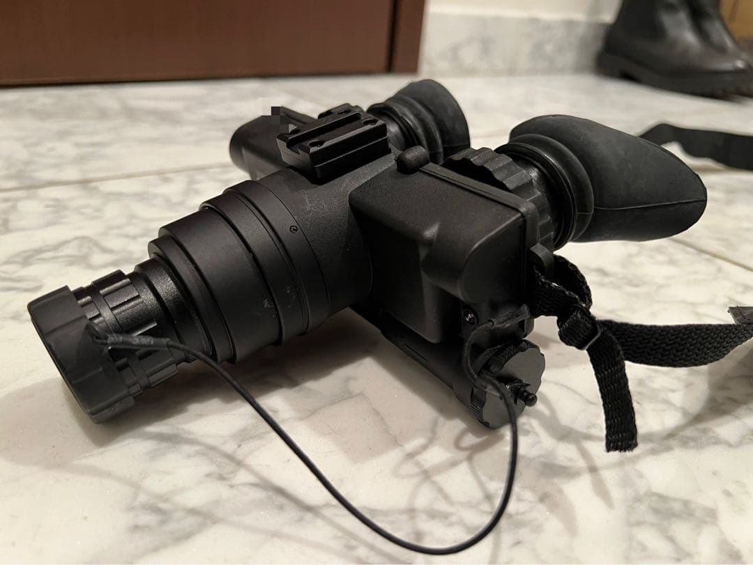 PVS-7D 実物ナイトビジョン