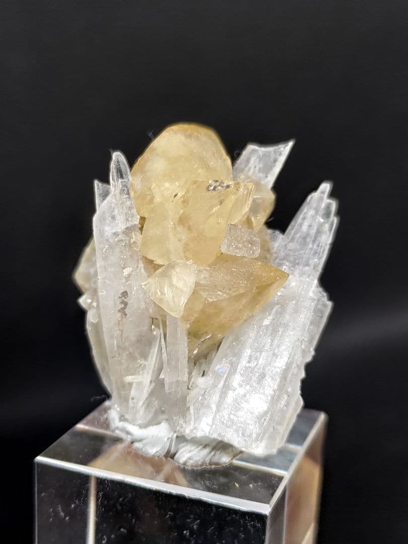 カルサイト セレスタイト 共生 鉱石 鉱物 ミネラル 標本 原石 母岩付き