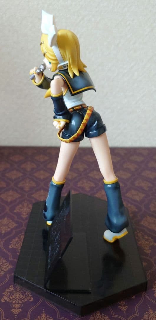 鏡音リン 1/8スケールフィギュア グッドスマイルカンパニー