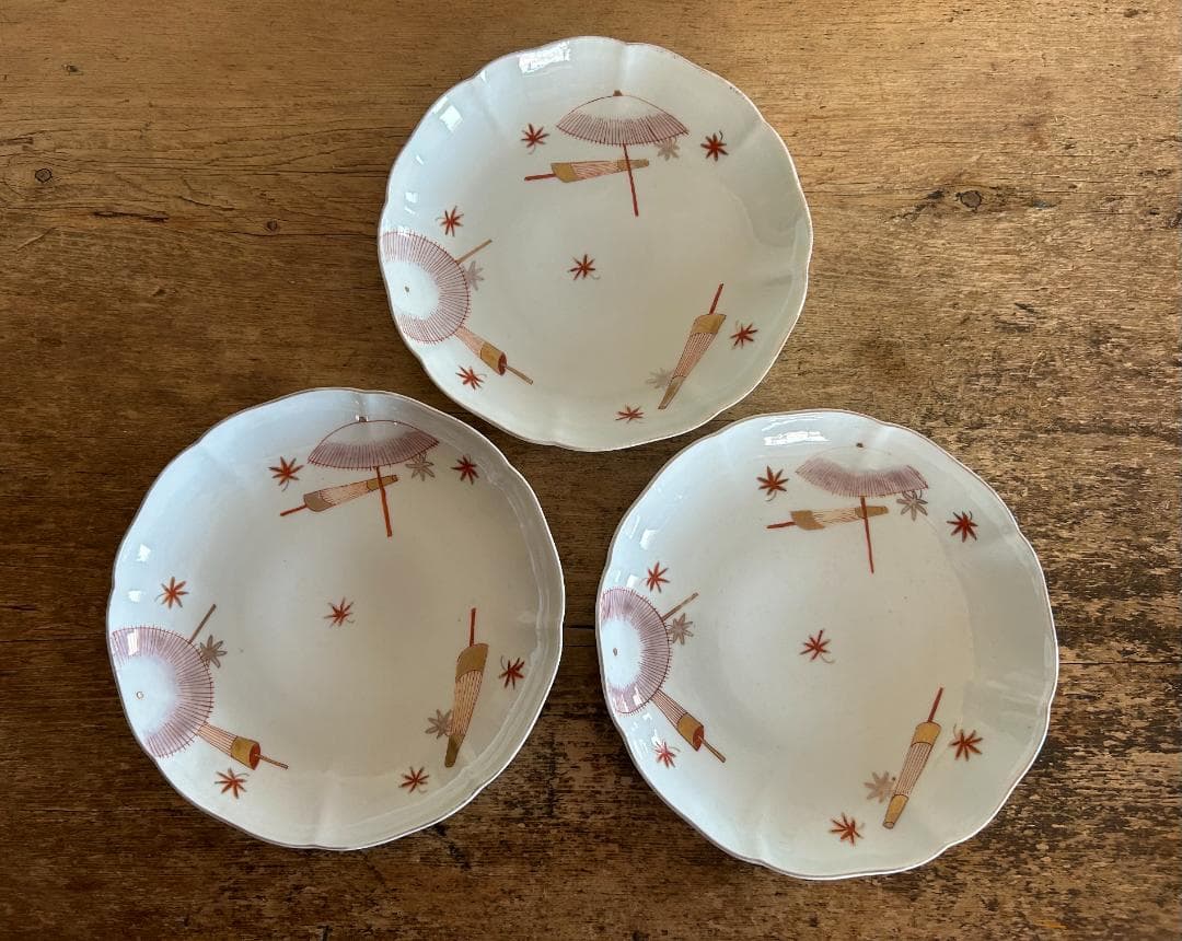 アンティークの傘と星の模様の皿3枚セット