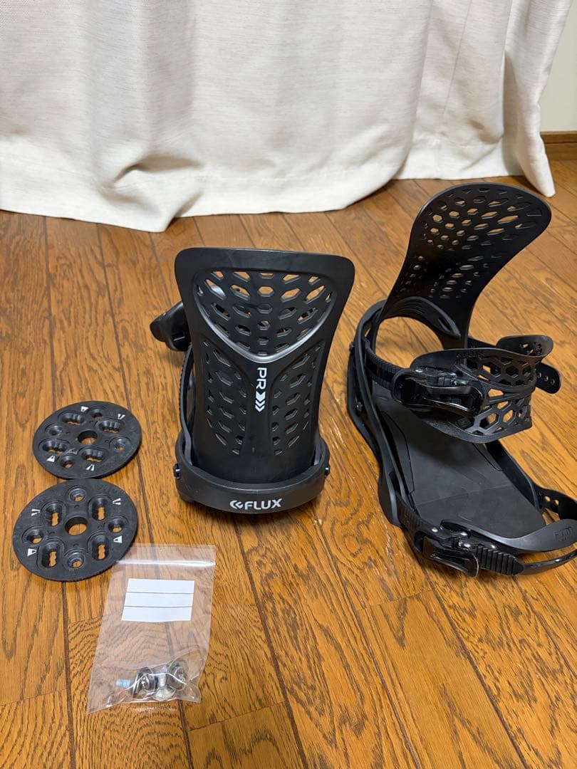 FLUX PR ブラック ビンディング　※ビスが4本しかありません