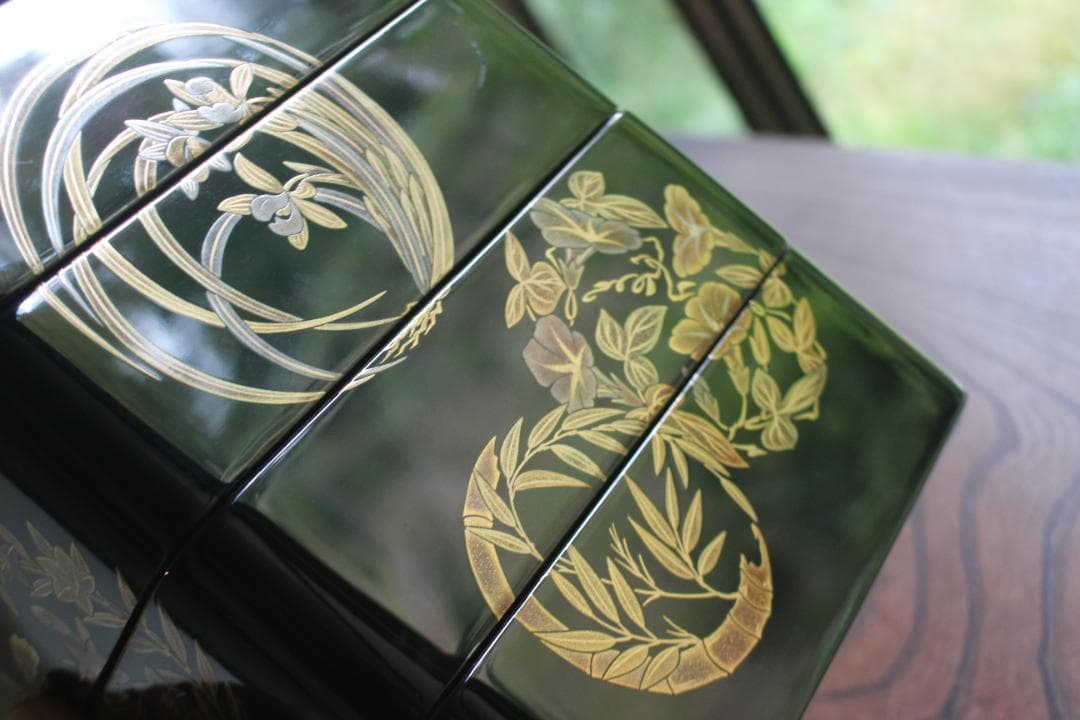 専用！上質黒漆に極上丸紋花蒔絵の映える手提四段重（検輪島塗重箱