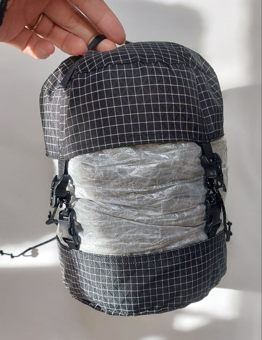 【お買い得】コンプレッションスタッフサック小(白・黒)2個セット