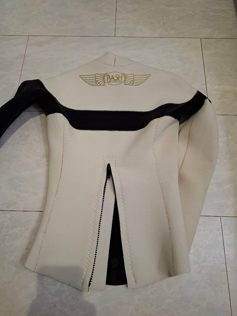 RASH タッパーウェットスーツ L/ML ホワイト・ブラック