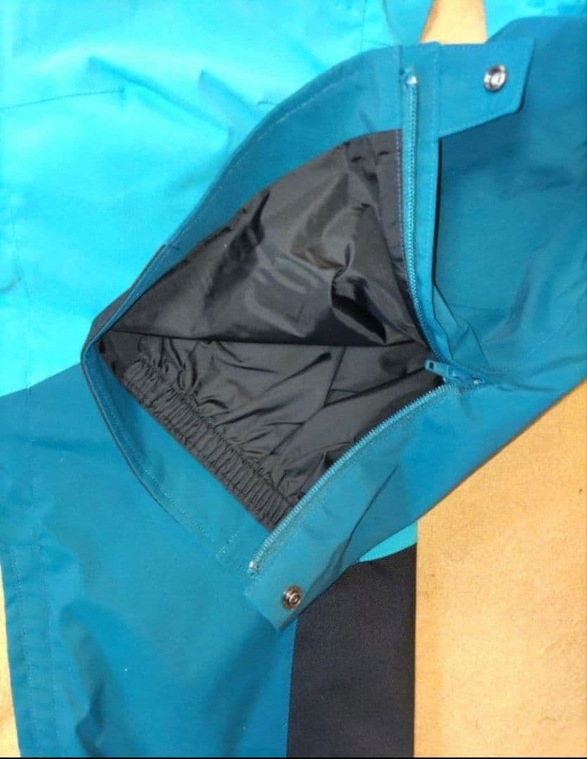 新品タグ付き GOLDWIN ゴールドウィン パンツ