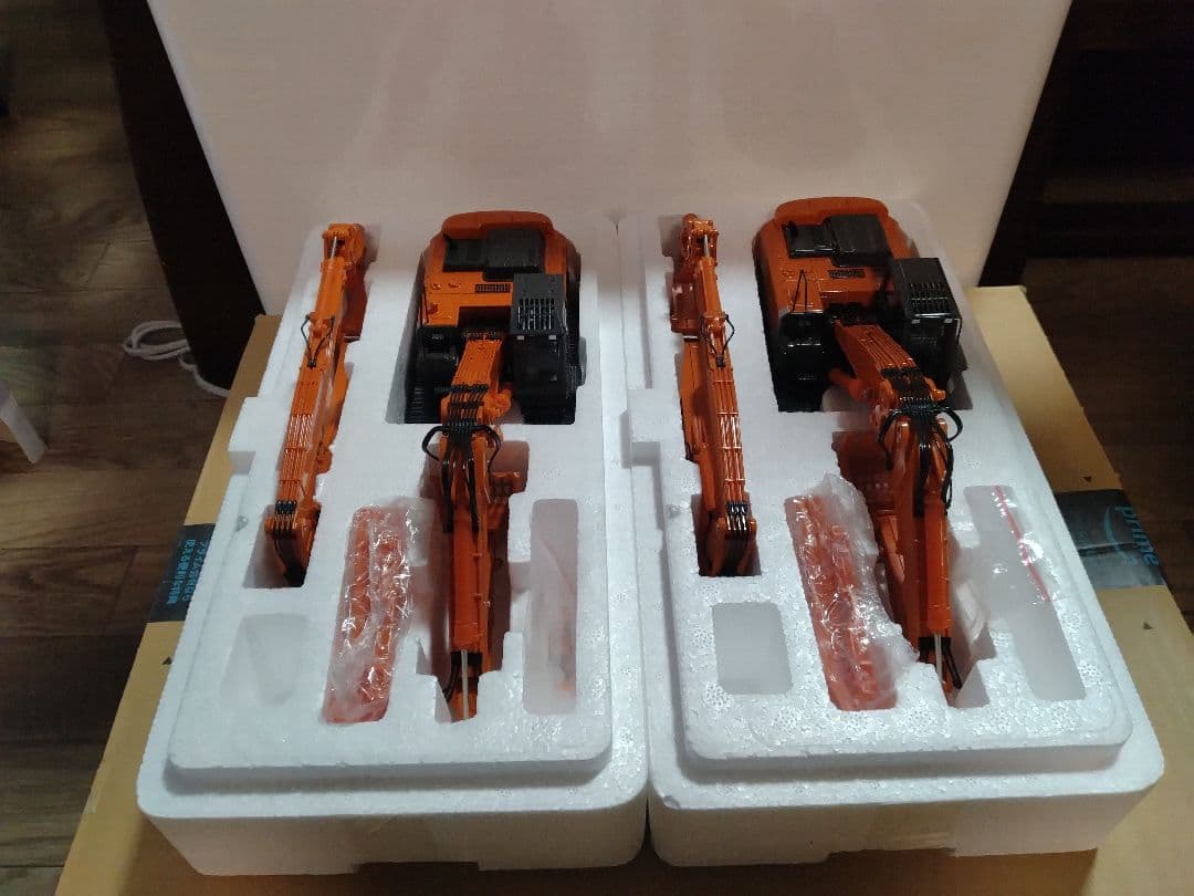 日立建機　350LC 解体機　1/50　2機