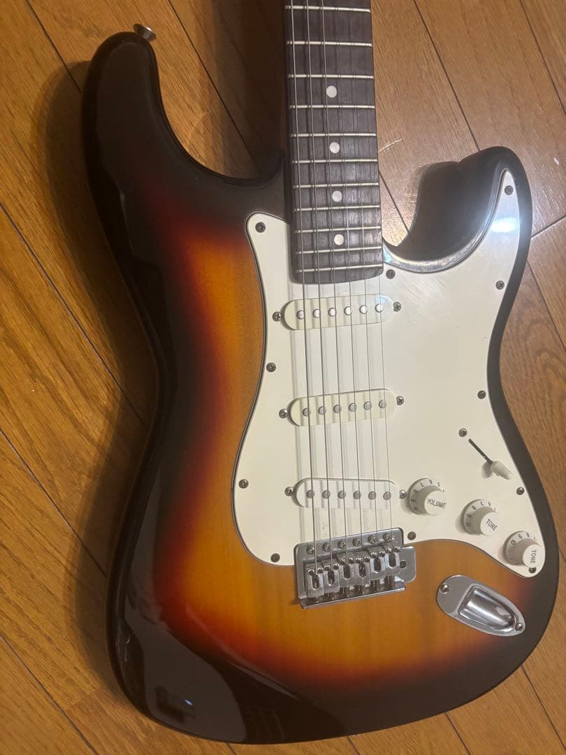 Bacchus ストラトキャスタータイプ エレキギター サンバースト、美品
