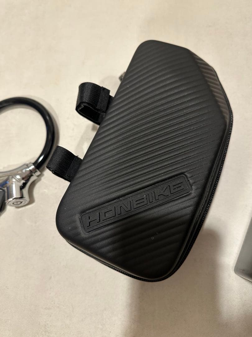 フトロウ　　　HONBIKE 純正バッテリー未使用品　純正自転車ロック付き