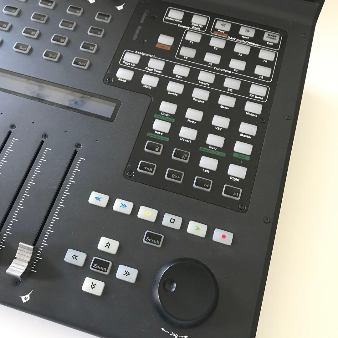 iCON DIGITAL QCON PRO X DAWフィジカルコントローラー