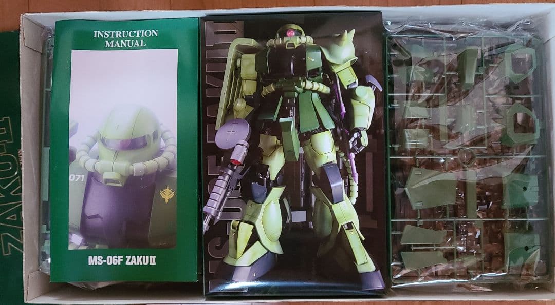PG MS-06F ZAKU-IIガンプラ