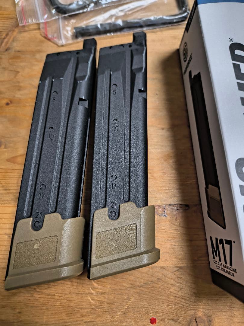 LayLax SIG SAUER M17 CO2 マガジン×2 JASG認定