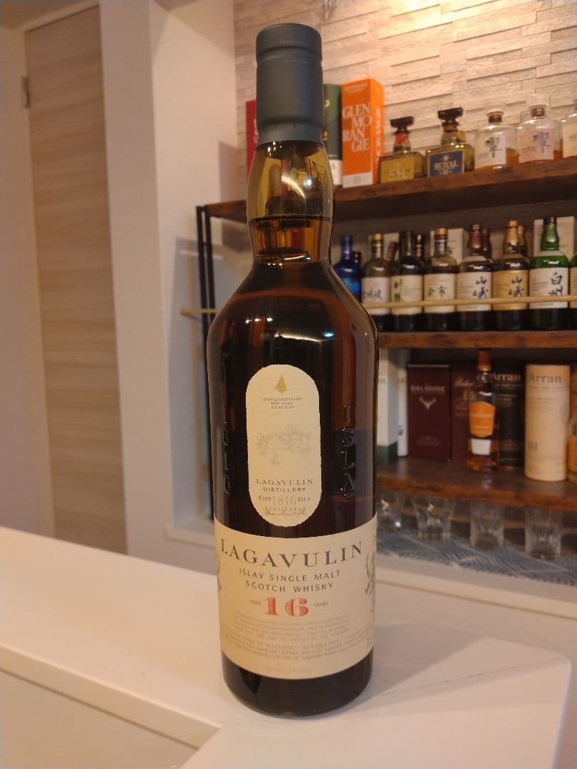 ラガヴーリン16年、ボウモア12年