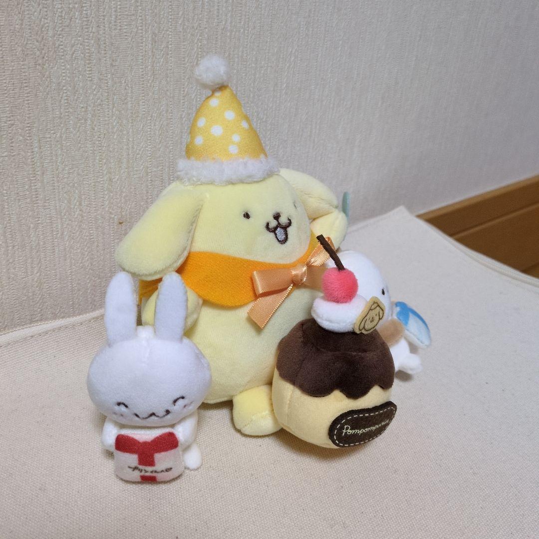 サンリオ　ポムポムプリンぬいぐるみ