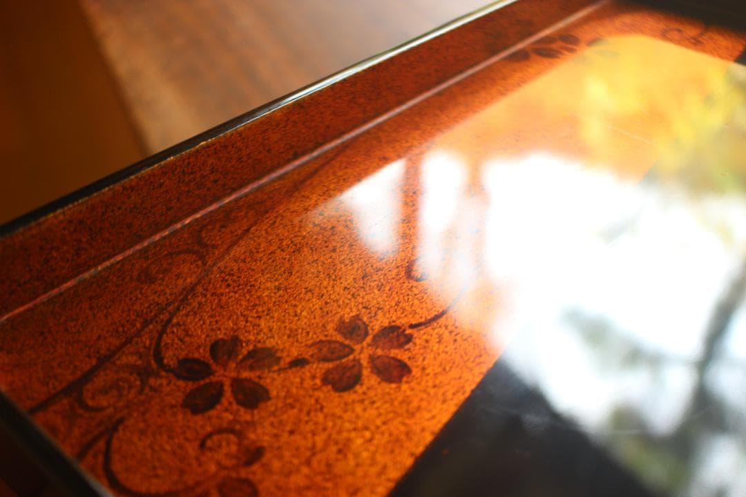 優美な梨地塗に風情ある流水桜文の映える隅切り四方折敷（検輪島塗蒔絵膳お膳お盆