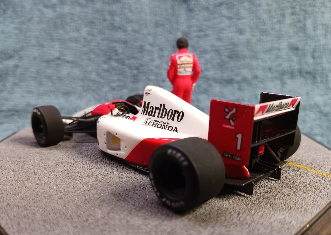 タメオ1/43 マクラーレン MP4/6 キット完成品(アイルトン・セナ)