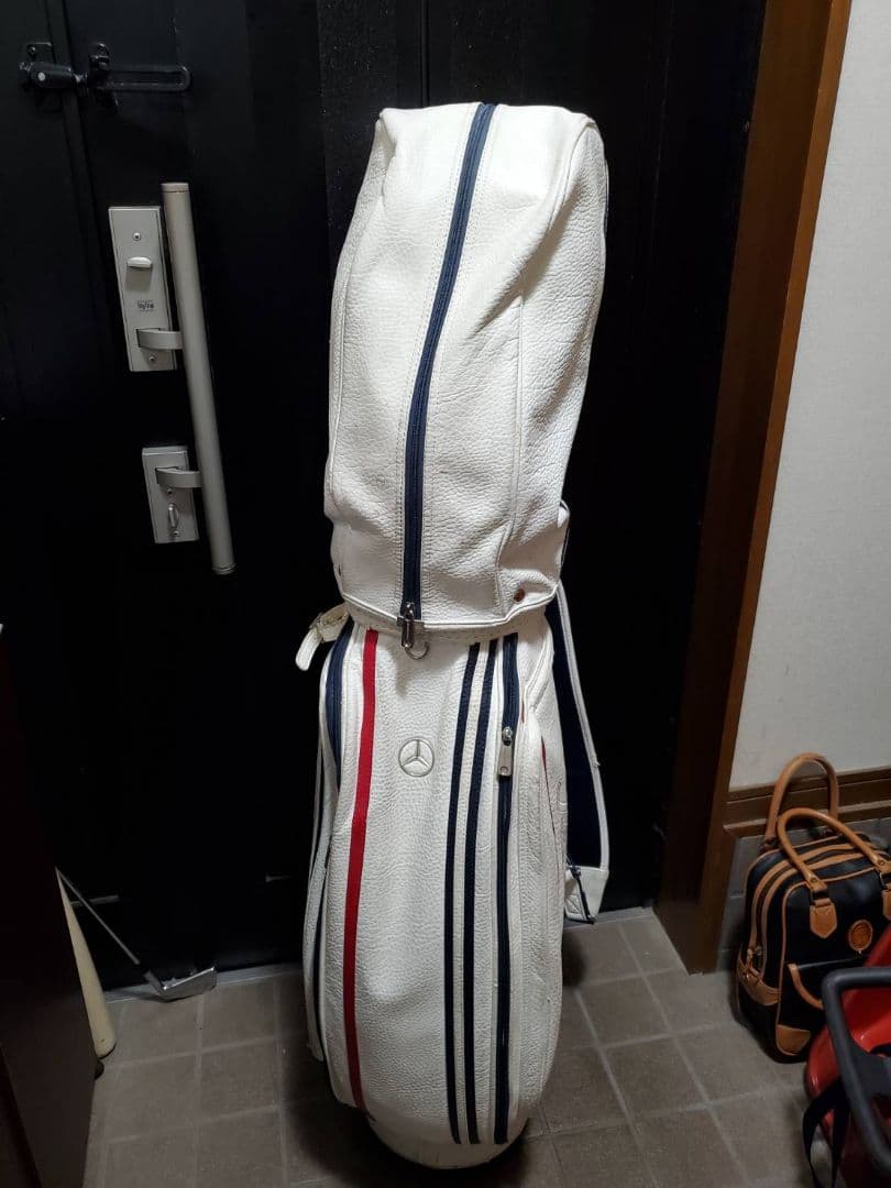 ベンツとタイトリストコラボ　キャディーバッグ