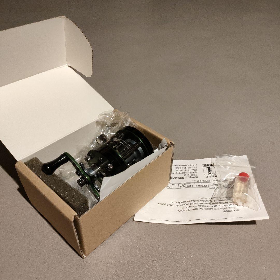 新品　五十鈴リール　bc421sss ブラックグリーン　bc420　五十鈴